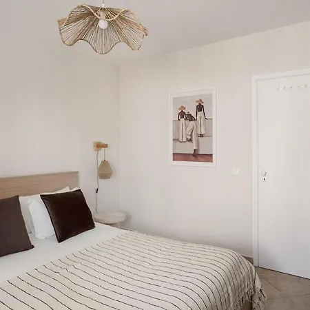 Sunny Rooftop 3br *